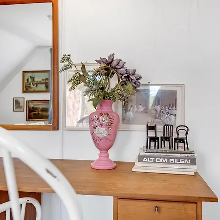 Teresas Skønne Gamle Fiskerhus I Klintholm Havn Villa